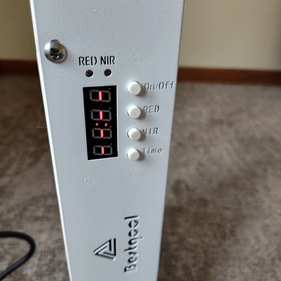 Red Light Skincare - Picture 3 of 4